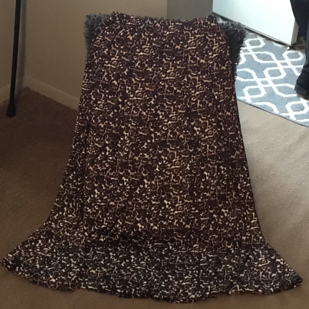 Womens’ Elegant Brown and White Maxi Skirt Size L